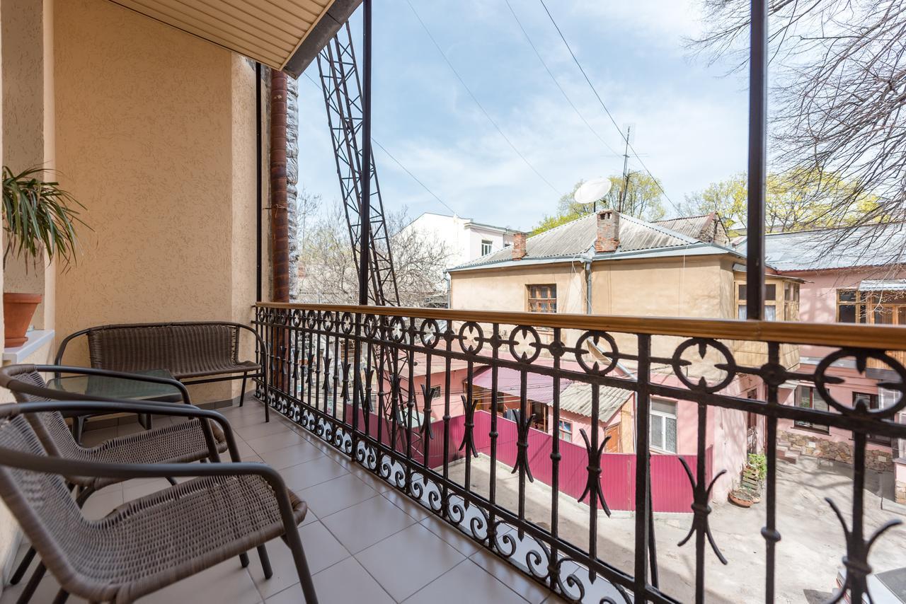 Studio Apartment In Center Of Odesa Eksteriør bilde